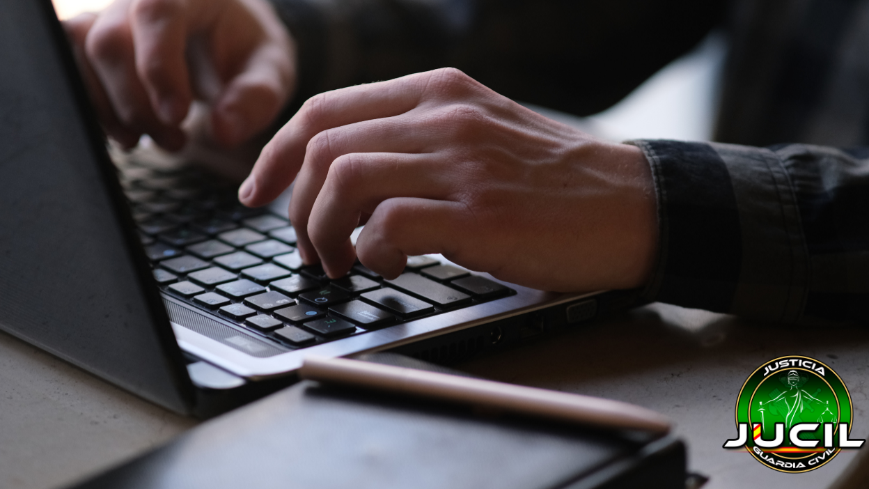 Representantes de JUCIL solicitan la implantación del sistema de preanotación telemática para titulaciones en la Guardia Civil