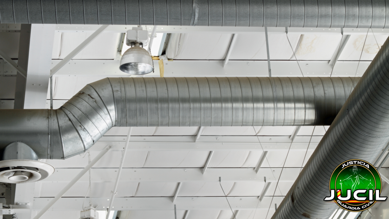 JUCIL frente a una dependencia de la Guardia Civil en Madrid solicitando mejoras en la limpieza