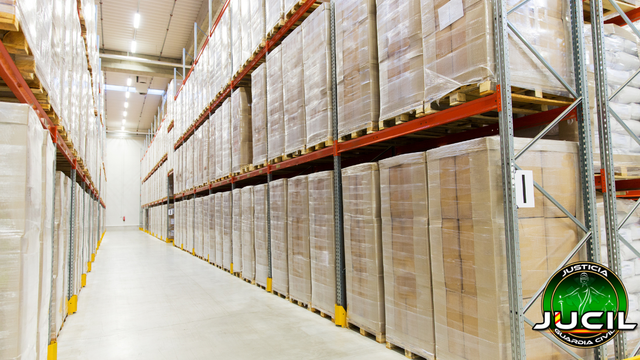 Guardamuebles en Cartagena con cajas y mobiliario, tras la aprobación de su continuidad hasta diciembre de 2025