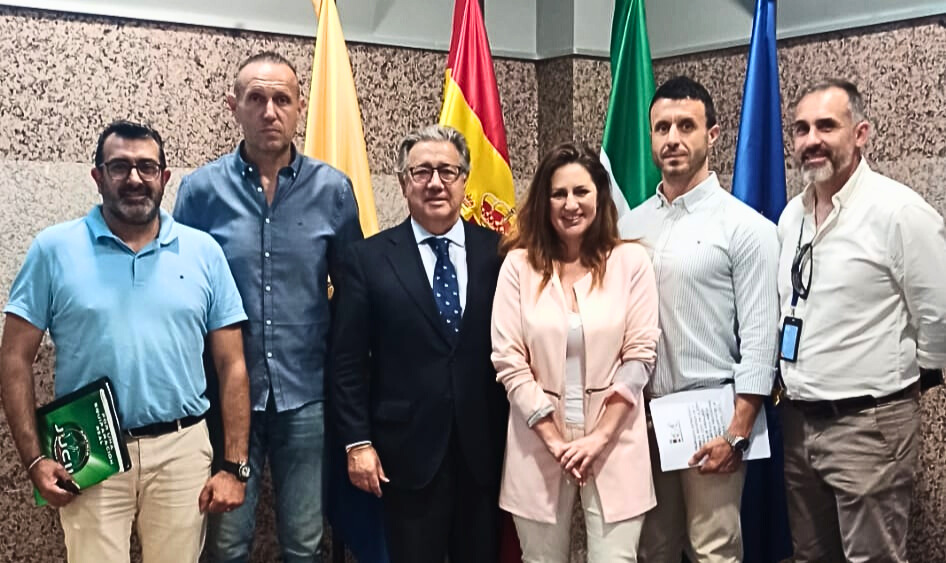 Delegación del Parlamento Europeo reunida con representantes de JUCIL en Algeciras para tratar la seguridad en el Campo de Gibraltar