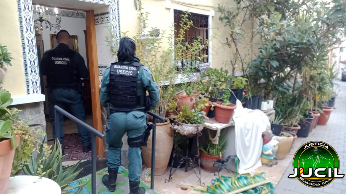 Agentes de la Policía Judicial de la Guardia Civil, en labores operativas, sin el equipamiento de protección adecuado solicitado por JUCIL