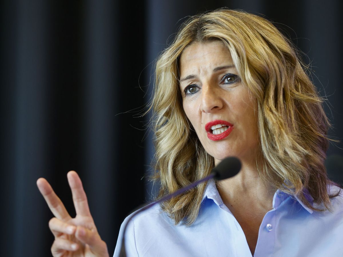 Representantes de JUCIL durante la reunión con SUMAR para reclamar la derogación del Código Penal Militar en tiempos de paz.